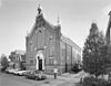 Voorgevel en rechter zijgevel van de voormalige synagoge te Assen, thans Christelijk Gereformeerde Kerk - Assen - 20321736 - RCE -  Voormalige synagoge: Voorgevel en rechter zijgevel van de voormalige synagoge te Assen, thans Christelijk Gereformeerde Kerk (opmerking: Monumenten In Nederland Drenthe, bladzijde 70) 
