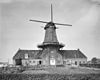 Overzicht van de oliekorenmolen Woldzigt met dienstgebouwen - Roderwolde - 20188907 - RCE -  Woldzigt/ Oliekorenmolen 