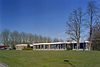 Overzicht school 'De Ringloop' - Nagele - 20329645 - RCE -  Openbare School De Ringloop: Overzicht school 'De Ringloop' (opmerking: Gefotografeerd voor Toonbeelden van de wederopbouw) 
