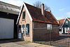 Urk Oude smederij -achterzijde.JPG - oude smederij op Urk thans onderdeel scheepswerf Metz