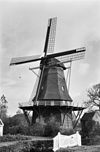 Stellingmolen te Langweer schuin van voren gefotografeerd - Langweer - 20038056 - RCE -  Sweachmermolen: Stellingmolen te Langweer schuin van voren gefotografeerd 