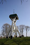 Oldeouwer - klokkenstoel.JPG -  Oldeouwer klokkenstoel op begraafplaats