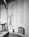 Interieur noordzijde koor met sacramentshuisje - Anjum - 20022509 - RCE -  Ned.Herv.Kerk en Toren: interieur noordzijde koor met sacramentshuisje 