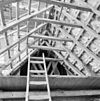 Interieur kap, kapconstructie, tijdens restauratiewerkzaamheden - Bornwird - 20329562 - RCE -  Nederlands Hervormde Kerk: Interieur kap, kapconstructie, tijdens restauratiewerkzaamheden 