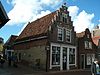 Rijksmonument 13096 Dokkum -  Rijksmonument 13096, Pand met trapgevel (Net Salon) 