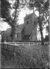 Exterieur vanuit het noord-westen - Engwierum - 20069945 - RCE -  Nederlands Hervormde Kerk en Toren: exterieur vanuit het noord-westen 