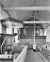 Interieur naar het westen - Wanswerd - 20249307 - RCE -  Nederlands Hervormde Kerk: interieur naar het westen 