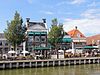 Noorderhaven17 19 Harlingen -  Aan de overzijde van het water de panden Noorderhaven 17 en 19