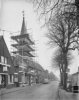 Kerktoren die in de steigers staat