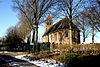 Jelsum NH kerk 2012.JPG -  N.H. kerk daterend uit de 12e eeuw gebouwd op een terp
