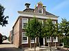 Oosterzee Buren 19 Koopmanshuis -  Voormalig Rechthuis 