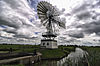 Windmotor aan Hegedijk bij Indijk (Friesland) -  Dagje in friesland, deze Amerikaanse windmotor op de foto gezet. De bewolking was perfect 