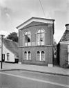 Overzicht voorgevel - Beetsterzwaag - 20345913 - RCE -  Diaconie armenhuis: Overzicht voorgevel (opmerking: Gefotografeerd voor Monumenten In Nederland Friesland, bladzijde 81) 