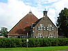 Lippenhuizen Sweachsterwei 2 MS.JPG -  Kop-romp boerderij in gebruik als Biologisch Melkveebedrijf 
