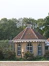 Lippenhuizen 31864 Tolgaardershuisje Swaechsterwei 7.JPG -  Het goddeloze tolhek/Vlinderhuisje, Lippenhuizen. In gebruik als woning. 