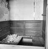 Fragment eikenhouten schot tweezijdig bewerkt, 1600, gebruikt als lambrisering in bedstede slaapkamer voorzijde - Bolsward - 20037729 - RCE -  Heeremahuis: fragment eikenhouten schot tweezijdig bewerkt, 1600, gebruikt als lambrisering in bedstede slaapkamer voorzijde 