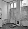 Interieur, linker voorkamer - Bolsward - 20037627 - RCE -  R.K.Liefdegesticht v.m. Huis Martinus: interieur, linker voorkamer 