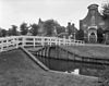 Brug voor de kerk vanuit het noord-oosten - IJlst - 20119361 - RCE -  brug voor de kerk vanuit het noord-oosten 
