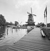 De Jager met jachthaventje, van opzij gefotografeerd - Woudsend - 20345782 - RCE -  De Jager: De Jager met jachthaventje, van opzij gefotografeerd (opmerking: Gefotografeerd voor Monumenten In Nederland Friesland, bladzijde 327) 