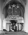 Preekstoel en orgel - Beekbergen - 20029012 - RCE -  N.H.Kerk: preekstoel en orgel 