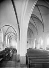 Interieur naar het westen, met zijbeuk - Beekbergen - 20029008 - RCE -  Nederlands Hervormde Kerk: Interieur naar het westen, met zijbeuk 