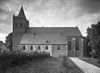Zicht op de kerk vanuit het zuiden - Beekbergen - 20029007 - RCE -  Nederlands Hervormde Kerk: Zicht op de kerk vanuit het zuiden (opmerking: Glasnegatief Ã©n afdruk vermist mei 2003, gedigitaliseerd van repronegatief) 