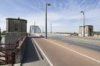 Overzicht van de brug met brugwachtershuizen