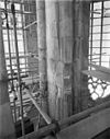 Detail van kolom in de koorsluiting - Arnhem - 20024524 - RCE -  Eusebius- of Grote Kerk (Nederlands Hervormd): detail van kolom in de koorsluiting 