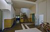 Interieur, hal met trap - Arnhem - 20328656 - RCE -  Centrale ULO-school nummer19: Interieur, hal met trap 