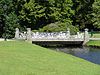 Zwanenbrug op Sonsbeek -  Zwanenbrug in Art-Nouveau-stijl, voorzien van een opvallende vormgeving met zwanen. Deze kort na 1902 gebouwde brug werd aangelegd in de periode, dat Sonsbeek werd omgevormd tot een openbaar stadspark. 