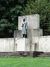 Lorentzmonument te Arnhem -  In de nabijheid van Huis Sonsbeek gelegen Lorentzmonument, in 1931 opgericht ter ere van de in Arnhem geboren natuurkundige en nobelprijswinnaar (1902) Henrik Antoon Lorentz (1853-1928). 