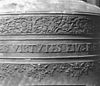 Detail van een der vroegere carillonklokken door F. en P.Hemony, thans luidklok - Arnhem - 20024807 - RCE -  Eusebius- of Grote Kerk (Nederlands Hervormd): detail van een der vroegere carillonklokken door F. en P.Hemony, thans luidklok 