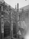 Zuidgevel van het schip - Arnhem - 20024817 - RCE -  Eusebius- of Grote Kerk (Nederlands Hervormd): Zuidgevel van het schip (opmerking: In: Buiten ; 20(1926); nr. 35, p. 413) 