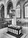 Inwendig, met graftombe van Karel van Gelre - Arnhem - 20024702 - RCE -  Eusebius- of Grote Kerk (Nederlands Hervormd): inwendig, met graftombe van Karel van Gelre 