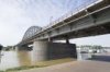 Overzicht van de John Frostbrug over de Nederrijn