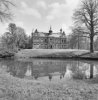 Exterieur overzicht VOORZIJDE MET HET PARK