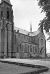 Overzicht van de zuidgevel met de kerktoren en dakruiter - Kranenburg - 20246817 - RCE -  Sint Antonius van Paduakerk: Overzicht van de zuidgevel met de kerktoren en dakruiter 