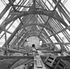 Kap constructie schip gezien naar het oosten - Lienden - 20139730 - RCE -  Nederlands Hervormde Kerk: kap constructie schip gezien naar het oosten 