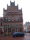 Doesburg, Waag van Voren met auto -  Rijksmonument in Doesburg 