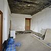 Interieur gebouw I, begane grond, overzicht gedeelte kamer, voor restauratie - Loo - 20334619 - RCE -  VLOEDSCHUUR: Interieur gebouw I, begane grond, overzicht gedeelte kamer, voor restauratie 