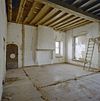 Interieur gebouw II, verdieping, gedeelte kamer met schouw, voor restauratie - Loo - 20334654 - RCE -  VLOEDSCHUUR: Interieur gebouw II, verdieping, gedeelte kamer met schouw, voor restauratie 