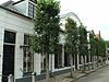 N. Fischerstraat 25-29 -  Woonhuizen met stoep en lindenbomen
