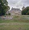Achtergevel met gedeelte van de vijver - Elburg - 20335661 - RCE -  Huis Schouwenburg: Achtergevel met gedeelte van de vijver 
