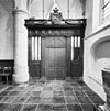 INTERIEUR, ZUIDWEST ZIJDE HOUTEN TOEGANGSPARTIJ - Epe - 20291460 - RCE -  Nederlands Hervormde Kerk: INTERIEUR, ZUIDWEST ZIJDE HOUTEN TOEGANGSPARTIJ 