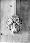 Interieur, kraagsteen middenschip naar het zuiden, 2e pijler vanuit het westen - Oene - 20171179 - RCE -  Nederlands Hervormde Kerk: interieur, kraagsteen middenschip naar het zuiden, 2e pijler vanuit het westen 