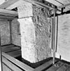 Interieur schip, scheiboog noordoost zijde, stukje romaans pleisterwerk, tijdens restauratie - Buurmalsen - 20333030 - RCE -  Nederlands Hervormde Kerk: Interieur schip, scheiboog noordoost zijde, stukje romaans pleisterwerk, tijdens restauratie 