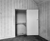 Interieur rechterkamer, voormalige bedstede, nu kast - Hierden - 20340740 - RCE -  Boerderijen/ Bedstede: Interieur rechterkamer, voormalige bedstede, nu kast 
