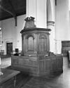 Interieur herenbank om kolom - Asperen - 20025901 - RCE -  N.H.Kerk en Toren: interieur herenbank om kolom 
