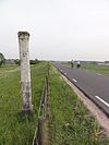Waalbandijk grenspaal 00 Gendt Rijksmonument 16082.JPG -  Waalbandijk grenspaal 00 Gendt 