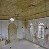 Leegstaande gebedsruimte met plaatijzeren plafond in de voormalige synagoge te Lochem - Lochem - 20277479 - RCE -  Voormalige synagoge: Leegstaande gebedsruimte met plaatijzeren plafond in de voormalige synagoge te Lochem 